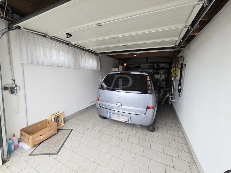 große Garage 1