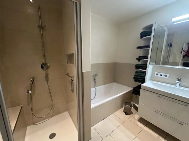 Badezimmer Ansicht 2