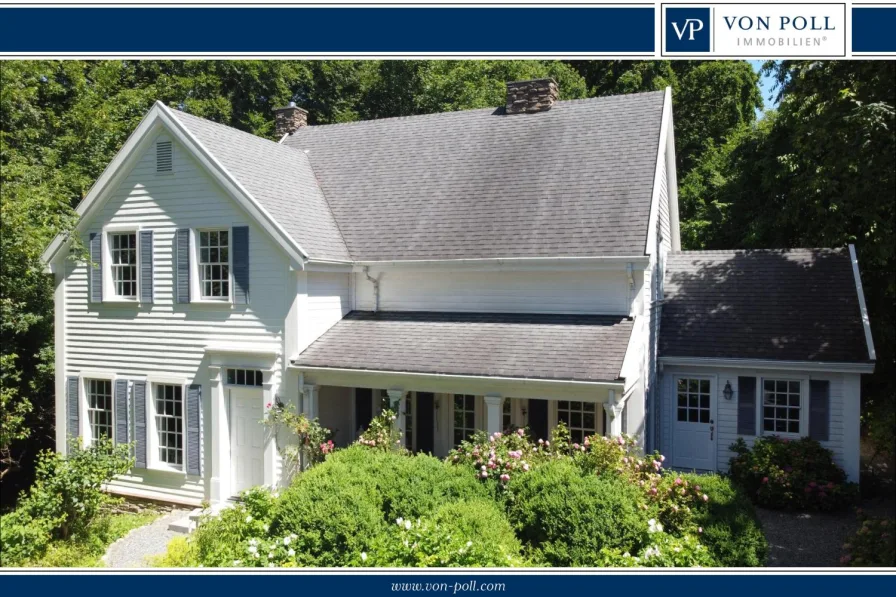 Luftaufnahme Vorderseite - Haus kaufen in Glücksburg - Exquisites Landhaus in Holzständerbauweise im US-amerikanischen Ostküsten-Stil in ausgezeichneter Lage.