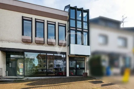 Vorderansicht - Haus kaufen in Ensdorf - Wohnen und Arbeiten kombiniert: Ihr harmonisches Zuhause in Ensdorf