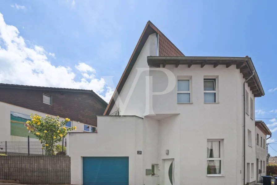 Straßenansicht - Haus kaufen in Saarwellingen / Schwarzenholz - Modernes Designhaus für ruhiges Wohnen in Schwarzenholz