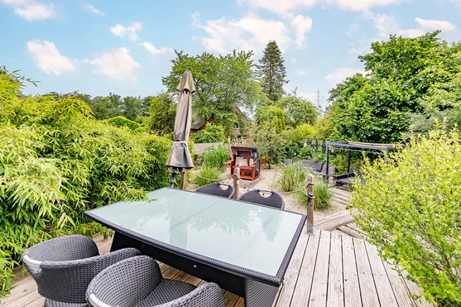 Terrasse mit Blick gen Garten