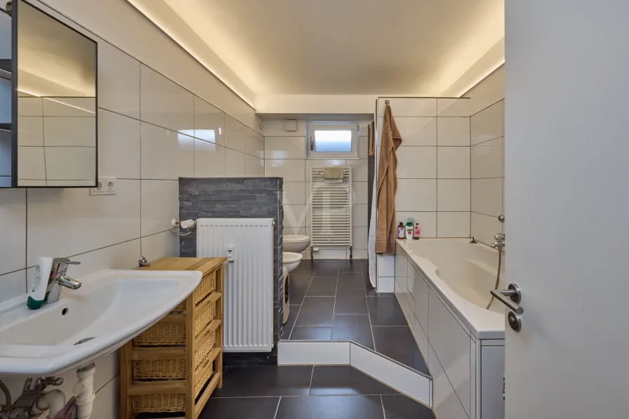 Badezimmer, Wohnung UG