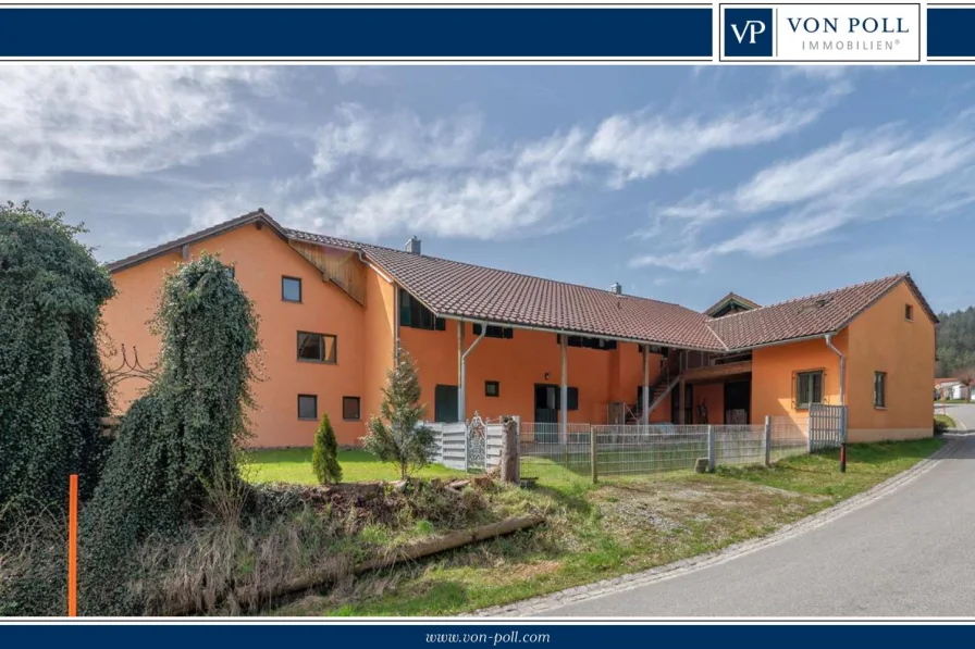  - Haus kaufen in Saldenburg - Schöner Pferdehof mit mehreren Wohneinheiten, Offen-Stall, Koppeln und elf Pferde-Boxen