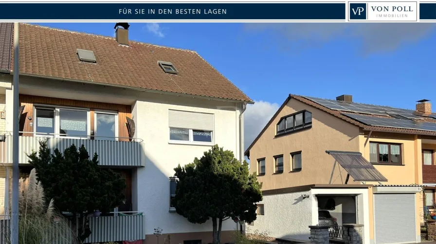 Titelbild - Haus kaufen in Vaihingen an der Enz - Zentral gelegen und dennoch ruhig! DHH inklusive Schlossblick