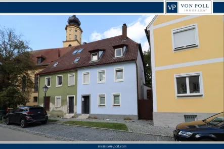 Außenansicht - Haus kaufen in Wassertrüdingen - Sanierte Doppelhaushälfte in zentraler Altstadtlage