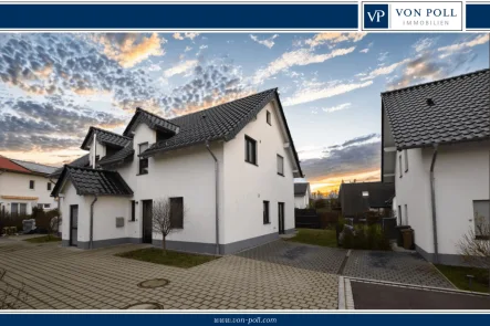 Außenbild - Haus kaufen in Colmberg - Moderne und gepflegte Doppelhaushälfte in ruhiger Lage