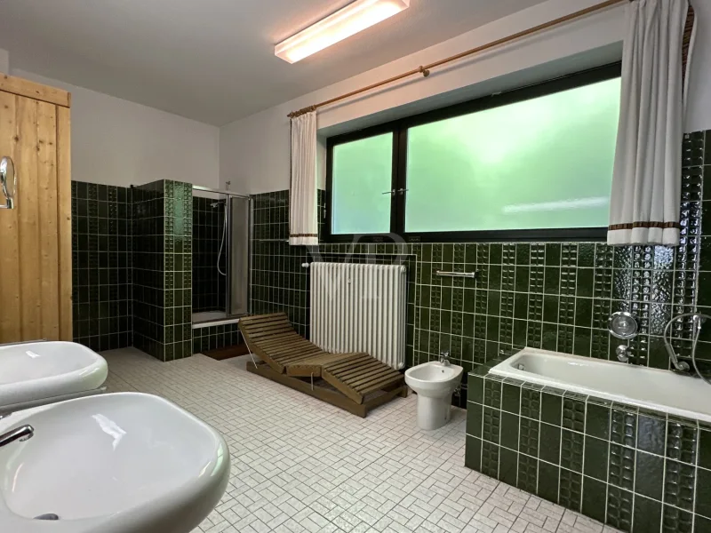 Badezimmer EG