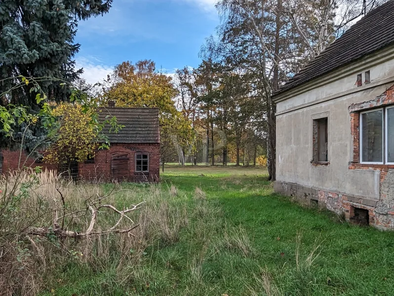 ALTBESTAND/GRUNDSTÜCK