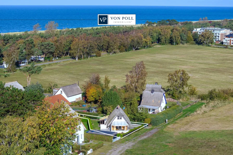 Titelbild - Haus kaufen in Dierhagen - Reetgedeckter Rohdiamant an der Ostsee | Wintergarten & Terrasse