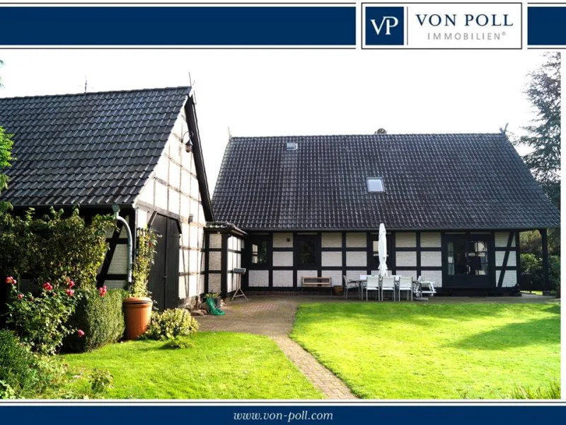 Haupthaus Seite und Rückansicht Garage - Haus kaufen in Bergen-Eversen - Charmantes Anwesen sucht neue Eigentümer