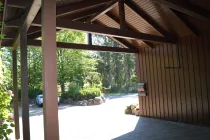 Hohes Carport