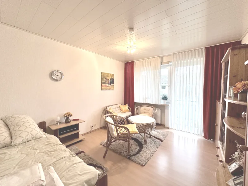 RMH Kl Hehlen Schlafzimmer mit Balkon