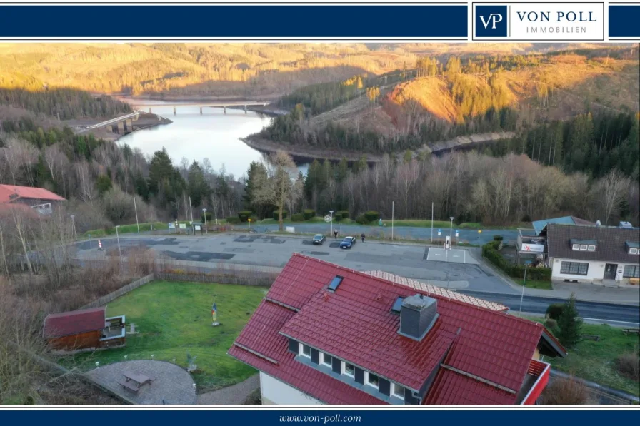 Blick über die Okertalsperre - Haus kaufen in Schulenberg im Oberharz - Zweifamilienhaus mit zusätzlicher Einliegerwohnung und grandiosem Ausblick in Schulenberg