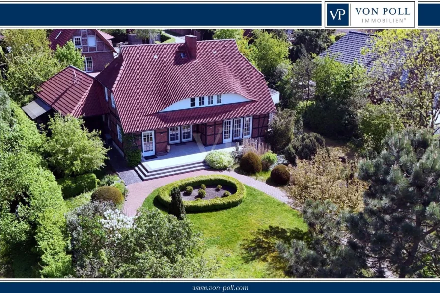 Titelbild - Haus kaufen in Rosche - Stilvolles Fachwerkhaus auf parkähnlichem Grundstück