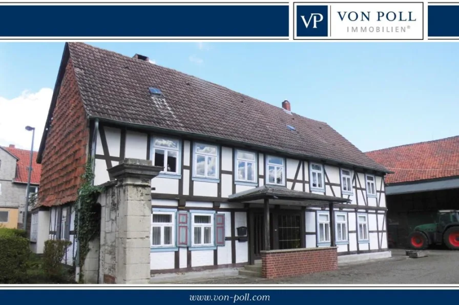 Titelbild - Haus kaufen in Uehrde - Resthof mit Bauernhaus zu Wohnzwecken, vermietetem Zweifamilienhaus und großzügiger Scheune