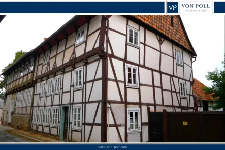 Titelbild - Haus mieten in Hornburg - Großzügiges Fachwerkhaus mit Stellplatz und Carport