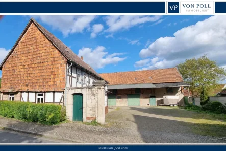 Titelbild - Haus kaufen in Uehrde - Resthof mit Bauernhaus zu Wohnzwecken und großzügiger Scheune