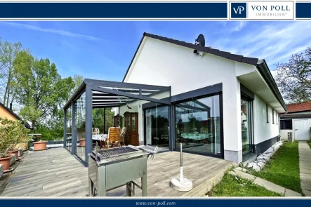 https://www.von-poll.com/de/weimar - Haus kaufen in Weimar - Modernes Einfamilienhaus mit Ausbaureserve und 3 Garagen