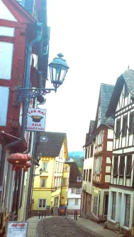  - Haus kaufen in Weilburg - Solides Haus mit drei kleinen Wohnungen Nähe Marktplatz.