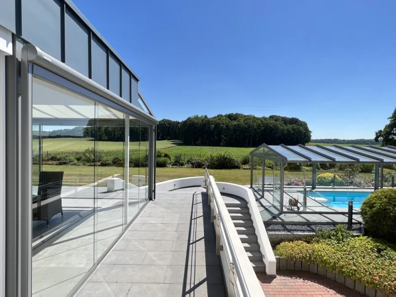 Seitliche Ansicht  - Haus kaufen in Bissendorf - Moderne Villa in traumhafter Lage und wundervoller Aussicht