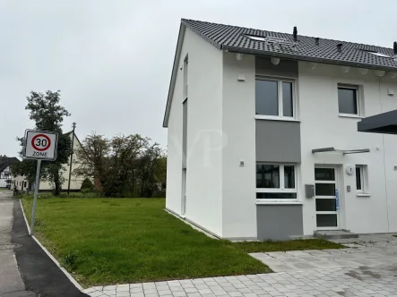  - Haus mieten in Sulz am Neckar / Mühlheim am Bach - Erstbezug Reihenendhaus mit großem Garten, Stellplatz und Carport