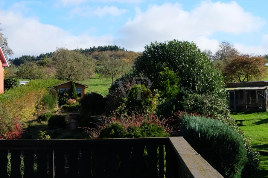 unverbaubarer Blick von der Dachterrasse in den Garten