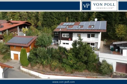  - Haus kaufen in Lam - Immobilie mit Doppelgarage, PV-Anlage und herrlicher Aussicht