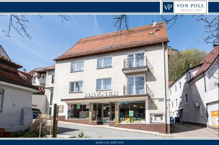 Aussenansicht - Haus kaufen in Falkenstein - Großzügiges Wohn- und Geschäftshaus mit Garage, Terrasse und Verkaufsraum in bester Lage