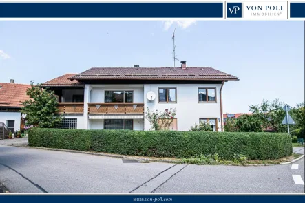 Aussenansicht - Haus kaufen in Konzell / Gossersdorf - Geräumiges Haus mit Carport, Garage und zwei Wohnungen in zentraler Lage