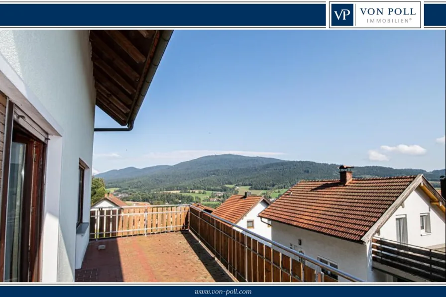 EG_Balkon_Zugang_Wohnzimmer_und_Schlafzimmer_(1) - Haus kaufen in Hohenwarth - Kleines Einfamilienhaus mit schönem Ausblick zum Hohenbogen