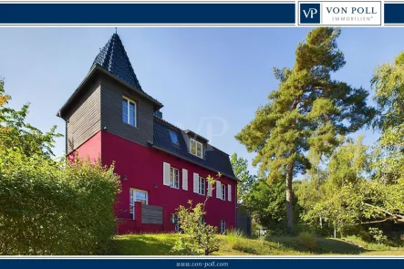 Villa mit Turmansciht - Haus kaufen in Zeuthen - Familienfreundlicher Bauhaus-Klassiker - energieeffizient saniert gemäß KfW-Standard