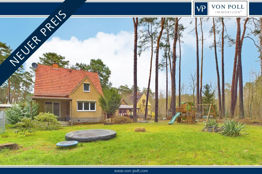 Hausansicht von außen mit Blick in den Garten - Haus kaufen in Königs Wusterhausen - Solides Einfamilienhaus mit 6 Zimmern, Garage und Doppelcarport, auf großzügigem Grundstück