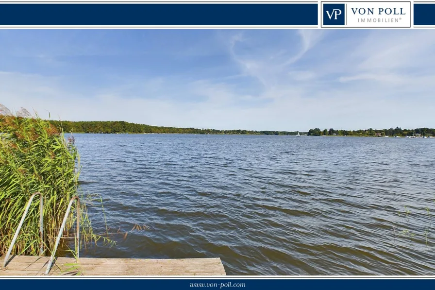 Blick von der Steganlage auf den Schweriner See - Grundstück kaufen in Schwerin - Traumhafte Seeliegenschaft mit ca. 28 Wasserfront am Schweriner See - Insellage mit Bootssteg