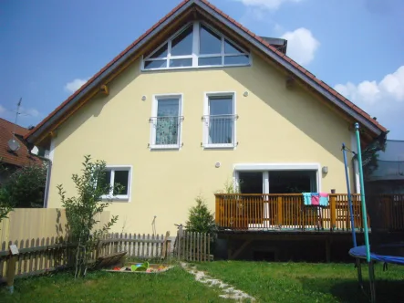 Garten mit Terrasse - Haus kaufen in Grafrath - Reihenendhaus in ruhiger Lage