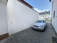 Einfahrt Garage