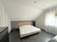 Schlafzimmer DG