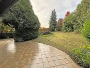 Terrasse mit Blick in den Garten