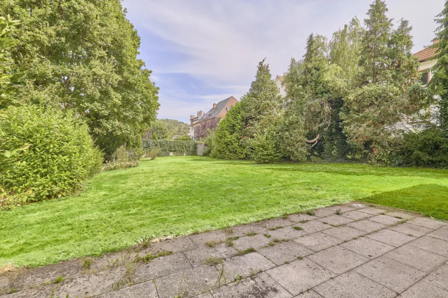 Terrasse mit Blick in den Garten