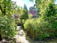 Blick vom Garten auf das Haus