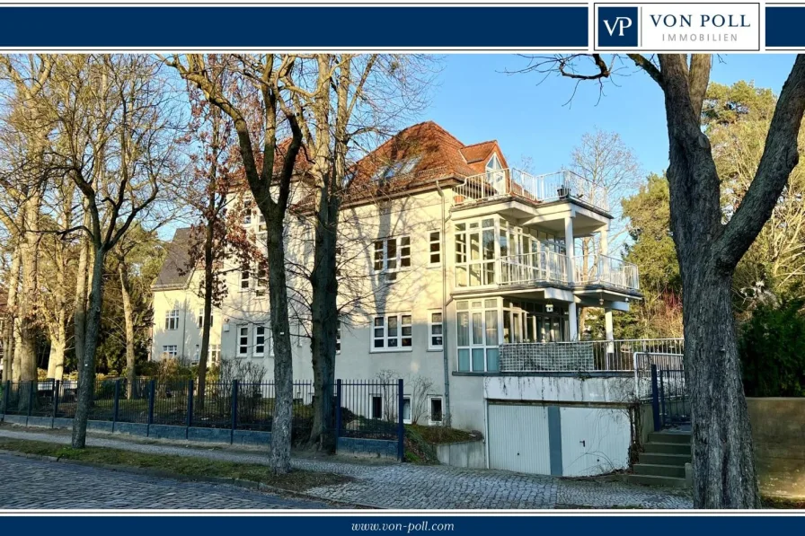 Titelbild - Wohnung kaufen in Berlin / Nikolassee - Top-Lage von Nikolassee: Helle Maisonettewohnung mit ca. 138 m² Wohn-/Nutzfläche und zwei Terrassen!