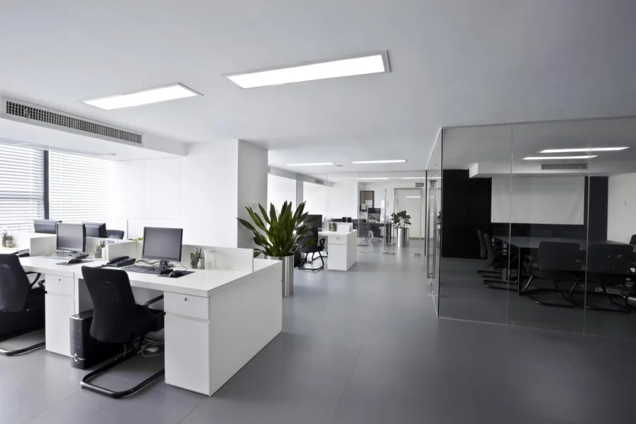  - Büro/Praxis mieten in Nördlingen - Vielseitige Gewerbeeinheiten/Praxisräume mit niedrigen Energiekosten zwischen 20m² und 650m² teilbar