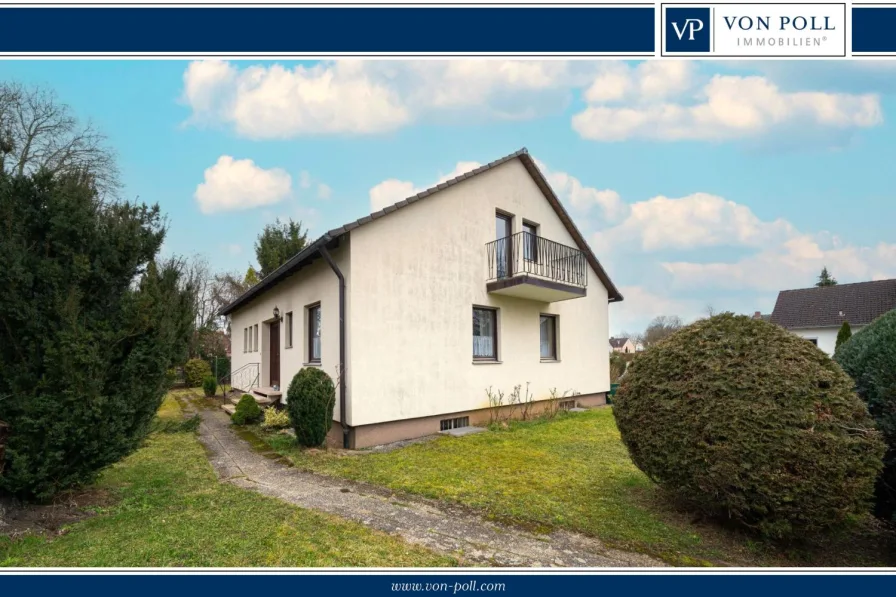 Titelbild - Haus kaufen in Nördlingen - Freistehendes Einfamilienhaus mit großzügigem Grundstück in Nördlingen