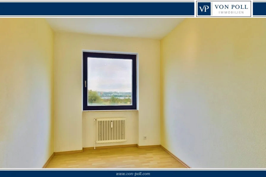 helles Zimmer mit Weitblick - Wohnung kaufen in Ingelheim - Lichtdurchflutete 4-Zimmer-Wohnung mit Fernblick