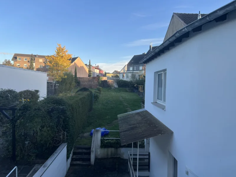 Sicht vom Haus in den Garten