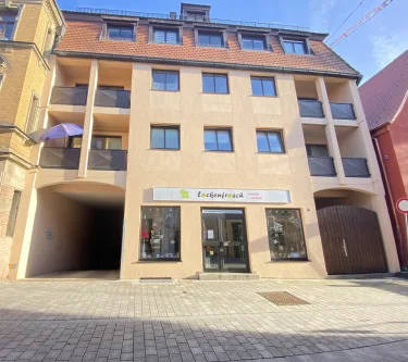 Außenansicht - Wohnung kaufen in Schwabach - Sicheres Investment in Top-Lage: Vermietete Maisonette in Schwabachs Innenstadt