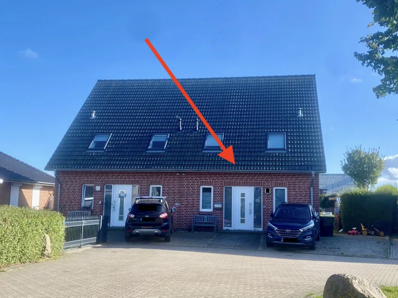 Haus rechts - Haus kaufen in Fehmarn - Vermietete Doppelhaushälfte in Burg a. Fehmarn