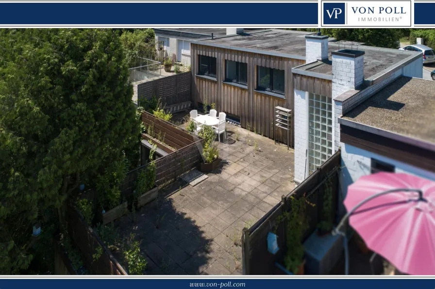 Drohnenaufnahme Terrasse - Haus kaufen in Velbert - Modernisiertes Zweifamilienhaus mit hochwertiger Ausstattung