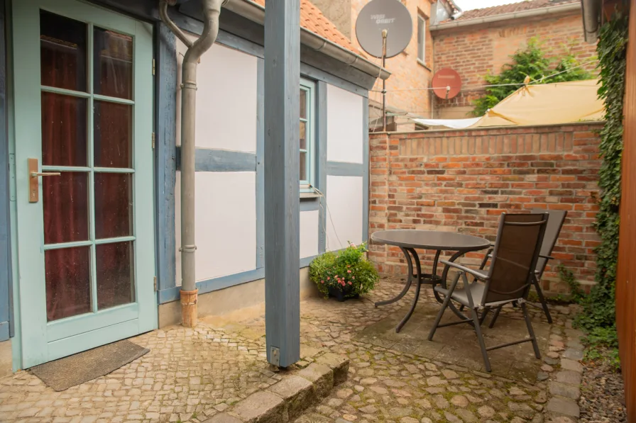 6 Hofausgang und Terrasse Wohnung EG im Stadthaus 2