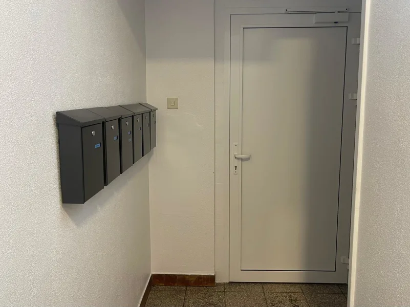 Briefkästen im Haus